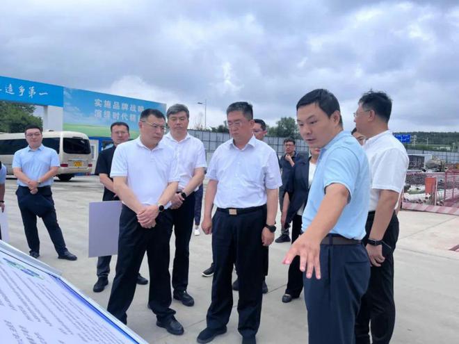必威辽宁省发改委党组、主任宇一行调研锦州智谷(图3)