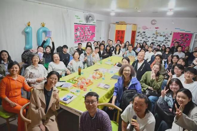 必威·「BetWay」官方网站花8年调研骑手的社科学者：大学生焦虑时不妨去跑几单(图11)